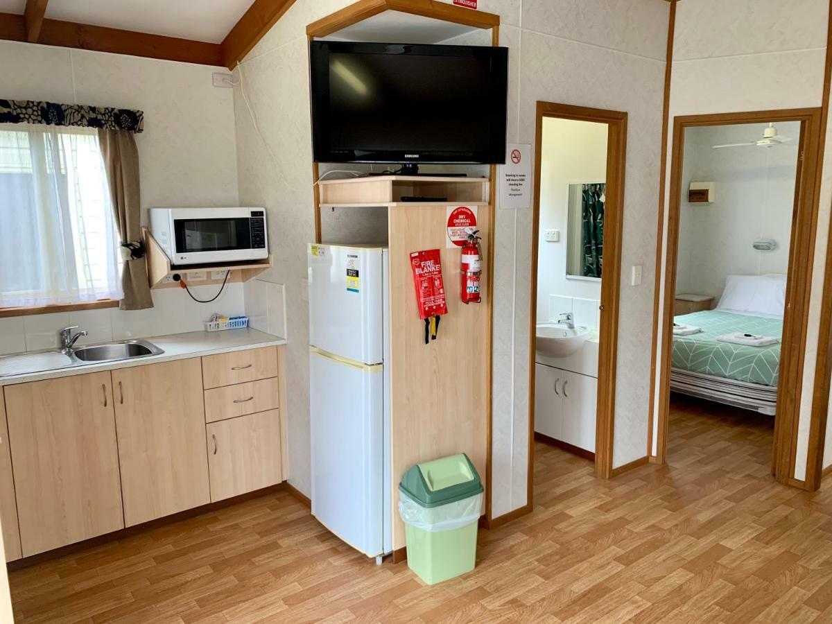 Tatura Cabin & Caravan Park Exteriör bild